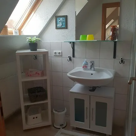 Apartment Gaestehaus Alwine 6 *